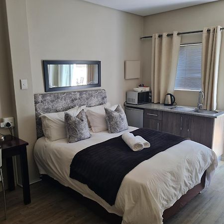 Bed and Breakfast Urban Manor Порт-Елізабет Екстер'єр фото