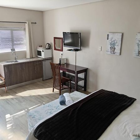 Bed and Breakfast Urban Manor Порт-Елізабет Екстер'єр фото